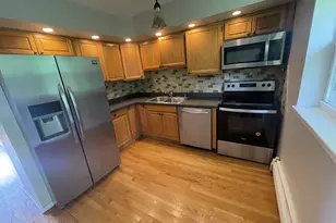 39 Mount Laurel Dr, Wethersfield, CT 06109 - Photo 2