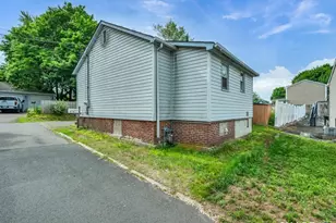 61 Maple Ave, Wallingford, CT 06492 - Photo 1