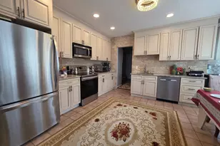 70 Westfield Ave, Bridgeport, CT 06606 - Photo 4