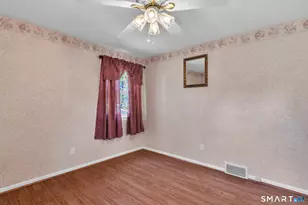 19 Alberta St, Windsor Locks, CT 06096 - Photo 10