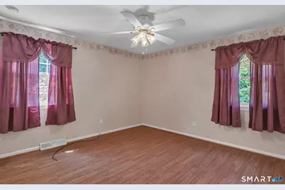 19 Alberta Street, Windsor Locks, CT 06096 - Photo 8