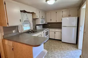 20 Sherwin Ln, Windsor Locks, CT 06096 - Photo 6