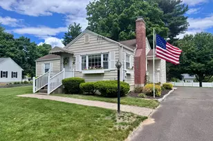 20 Sherwin Ln, Windsor Locks, CT 06096 - Photo 1