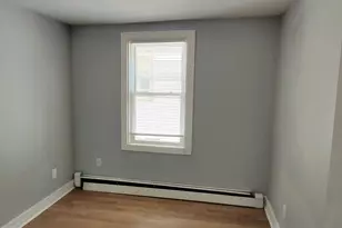 982 Pembroke St, Bridgeport, CT 06608 - Photo 6