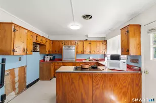 193 Hampton St, Hartford, CT 06120 - Photo 12