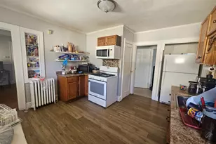 102-104 Mapleton St, Hartford, CT 06114 - Photo 8