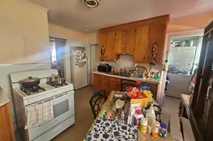 102-104 Mapleton St, Hartford, CT 06114 - Photo 12