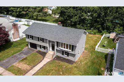 105 Ursini Drive, Hamden, CT 06514 - Photo 4