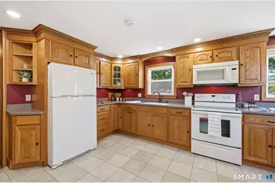 130 Broad Street, Manchester, CT 06042 - Photo 2