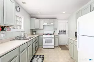 70 Dodgingtown Rd, Bethel, CT 06801 - Photo 8