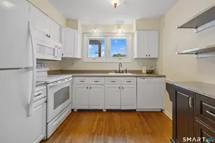 111 Strathmore Ln, Wallingford, CT 06492 - Photo 10