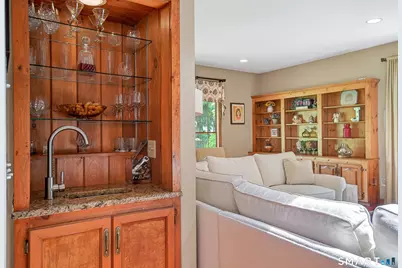 7 Huntington Lane, New Fairfield, CT 06812 - Photo 10