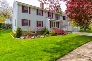 105 Meadow Wood Rd, Stratford, CT 06614 - Photo 2