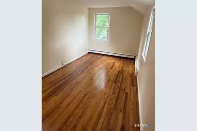125 High Ridge Drive, Bridgeport, CT 06606 - Photo 6