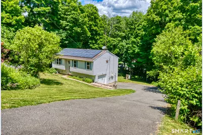 117 Melbourne Court, Naugatuck, CT 06770 - Photo 2