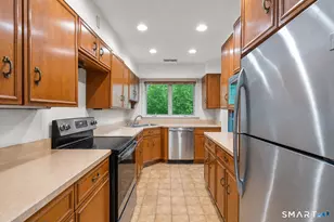 360 Fountain St, New Haven, CT 06515 - Photo 4