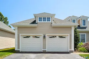 19 Mulligan Dr, Wallingford, CT 06492 - Photo 2