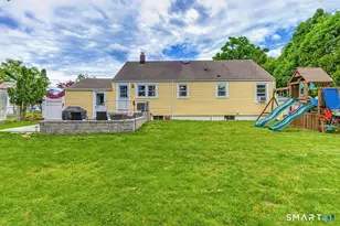 13 Miner Ave, Waterford, CT 06385 - Photo 4
