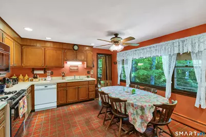 122 Fresh Meadow Drive, Trumbull, CT 06611 - Photo 8