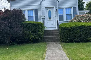 81 Robert St, Waterbury, CT 06710 - Photo 2