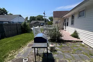 74 Leonard Dr, Bridgeport, CT 06606 - Photo 8