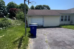74 Leonard Dr, Bridgeport, CT 06606 - Photo 10