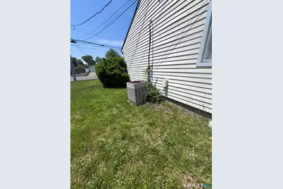 74 Leonard Drive, Bridgeport, CT 06606 - Photo 6