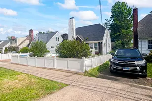 204 Brown St, West Haven, CT 06516 - Photo 2