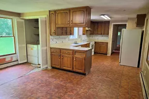 20 Courtland Dr, Shelton, CT 06484 - Photo 6
