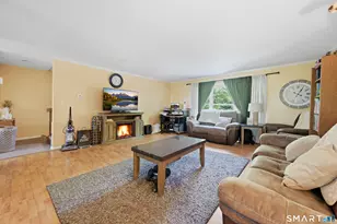 380 Anton Dr, Bridgeport, CT 06606 - Photo 10