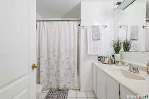 380 Anton Dr, Bridgeport, CT 06606 - Photo 18