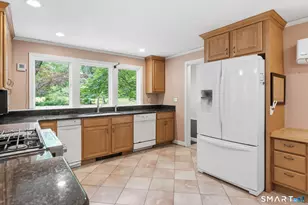 13 Juniper Rd, Bloomfield, CT 06002 - Photo 18