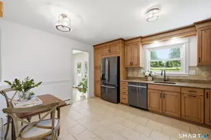 25 Woodmont Rd, West Hartford, CT 06117 - Photo 10