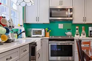 94 Mathews St, Stamford, CT 06902 - Photo 10