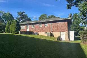 275 Scott Rd, Waterbury, CT 06705 - Photo 2