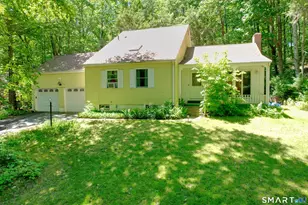 19 Bittersweet Ln, Burlington, CT 06013 - Photo 2