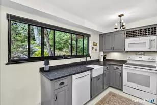 23 Harbour Village, Branford, CT 06405 - Photo 10