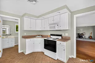 132 Merrimac Dr, Trumbull, CT 06611 - Photo 24
