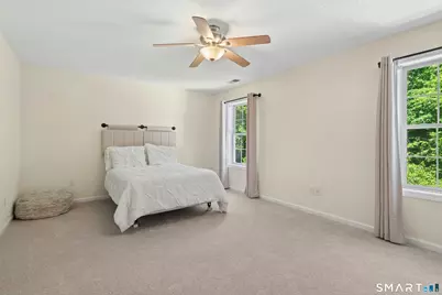 35 Pheasant Lane, Hamden, CT 06518 - Photo 18
