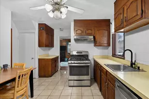 184 Peck St, New Haven, CT 06513 - Photo 6