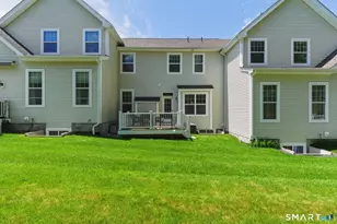 72 Ridgewood Dr, Middlebury, CT 06762 - Photo 2
