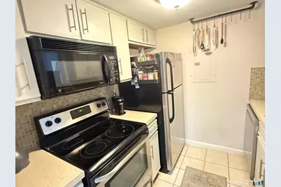 221 Carriage Crossing Lane #221, Middletown, CT 06457 - Photo 6