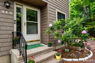 44 Powder Mill Rd, Stratford, CT 06614 - Photo 2