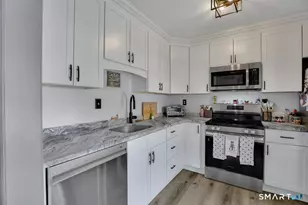 15 Cherokee Ct, Cromwell, CT 06416 - Photo 10