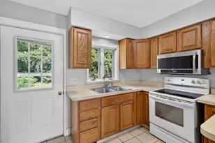 74 Vivian St, Waterford, CT 06385 - Photo 20