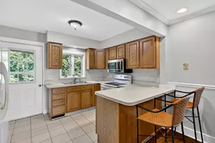 74 Vivian St, Waterford, CT 06385 - Photo 18