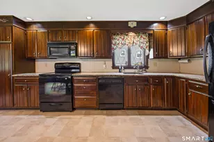 32 Moreland Ave, Watertown, CT 06779 - Photo 8