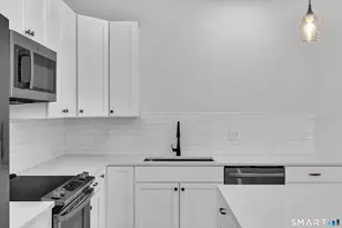 138 Boston Post Rd, East Lyme, CT 06333 - Photo 12