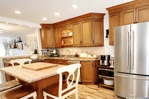 35 Deer Run, Bethel, CT 06801 - Photo 2