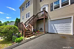 22 Cornerstone Dr, Derby, CT 06418 - Photo 2